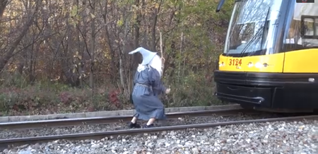 VIDEO: “You Shall Not Pass” – Gandalf Stops A Tram In Its Tracks