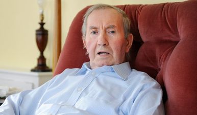 Photo: Irish Pensioner James Gray Receives Hundreds of Christmas Cards from Well-Wishers