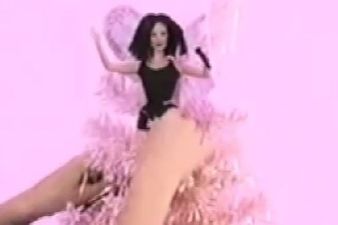 PICTURE: Victoria Beckham Decorates the Christmas Tree In Her Own Special Way