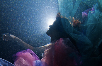 Therapeutic: Cancer Survivors “Rediscover Their Beauty” In Captivating Underwater Images