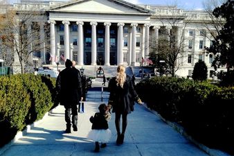 PICTURES – Oh Just Beyoncé And Jay Z, Hanging Out At The White House, Nothing To See Here