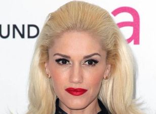 PICTURE: Singer Shows Off Baby Bump With Twitter Snap