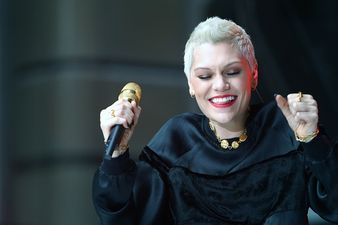 PICTURES – She Wore Blue… Hair, Jessie J Shows Off Her New Blue Hair