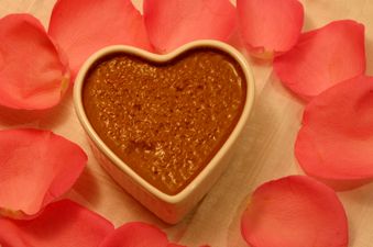Recipe: Chocolate Love Pots for Valentine’s Day