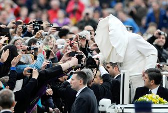 Pic Of The Day: It’s Tough At The Top, Pope Francis Gets A Little Windswept