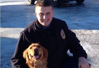 Golden Retriever Stays By His Injured Owner’s Side Overnight And Then Finds Help