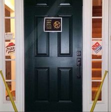 PICTURE: Man Challenges Two Pizza Delivery Men To A Face Off