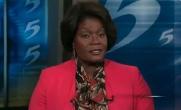 VIDEO: News Anchor Who Battled Breast Cancer Removes Wig Live on Air