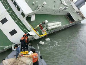 Hundreds Missing As Ferry Sinks Off South Korea
