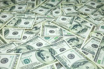 College Students Find $40,000 in Charity Shop Couch