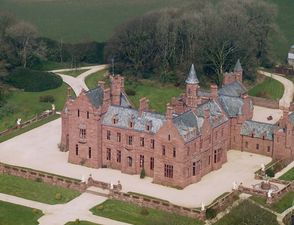 Kimye In Limerick? Star Couple Thought To Be Staying In Luxury Castle