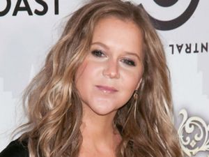 “I Say if I’m Beautiful. I Say if I’m Strong. You Will Not Determine My Story” – Amy Schumer Delivers A Pretty Amazing Speech