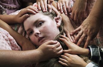 Pic Of The Day: Touching Portrait Of Dying Australian Girl Wins Photography Award