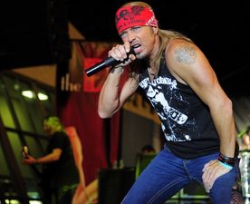 “He Could Barely Speak”: American Singer-Songwriter Suffers Medical Emergency During Concert