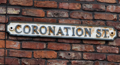 “He’s Down On His Luck”: Les Dennis Talks New Corrie Storyline