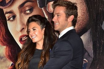 Actor Armie Hammer And Wife Elizabeth Chambers Expecting First Child