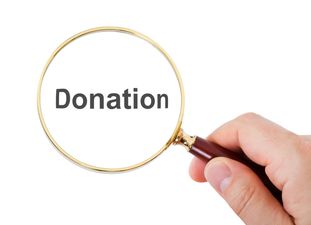 A Truly Moving Image – Doctors Bow In Respect To Cancer Victim Who Donated Organs