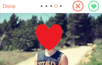 Want To Bag A Tinder Threesome? This Man Has A Plan… And It Involves A Dinosaur