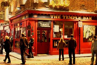 PICTURE: Band Star Made His Way Into Dublin’s Temple Bar Pub For A Quick Pint Last Night