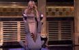 Forward Roll?! Heidi Klum And Jimmy Fallon Have A Go At Gymnastics