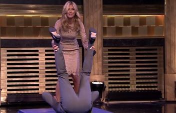 Forward Roll?! Heidi Klum And Jimmy Fallon Have A Go At Gymnastics