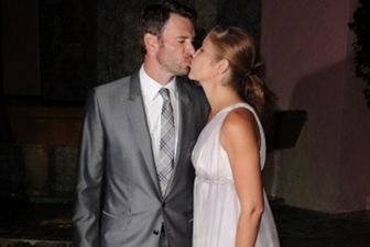 ‘Scandal’ Star And Actress Wife Announce Pregnancy On Twitter