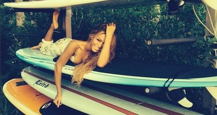 Surfboard! Beyoncé Shares Holiday Snaps During Break In Tour