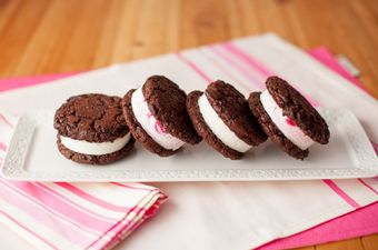 Sunday Sweet Treat: Double Chocolate Icecream Sandwiches