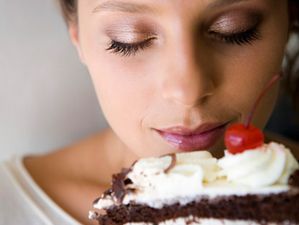 Have A Sweet Tooth? Here’s How To Keep Your Cravings At Bay