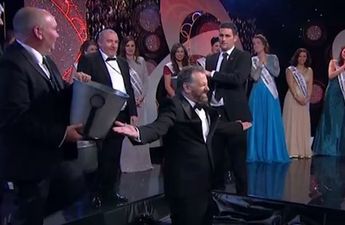 VIDEO: Dáithi Ó Sé Completes Ice Bucket Challenge During Rose Of Tralee Broadcast