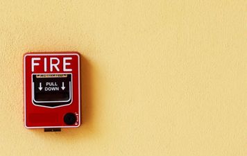 PIC: #Professionalsatwork – Emergency Crew Slammed For Crash-Scene Selfie