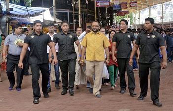 All That Glitters Is… This Man’s Shirt, Indian Businessman Flaunts Wealth With Shirt Made Out Of Gold