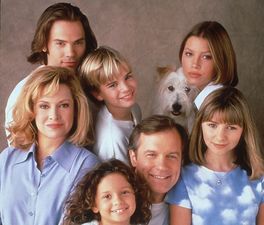 The Cast Of ‘Seventh Heaven’ Have Reunited… And The Photo Is INSANE!