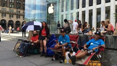 iPhone 6 Mania: Fans Prepared to Camp Out for 16 Days