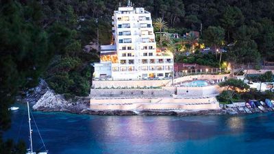 Seven Reasons To Stay… At Palladium Cala Llonga