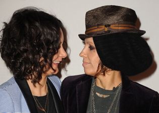 Sara Gilbert Announces Pregnancy During Television Broadcast