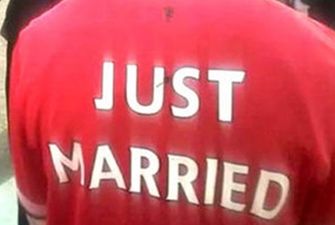 Groom Organises Man United-Themed Wedding. Bride Is NOT Impressed.