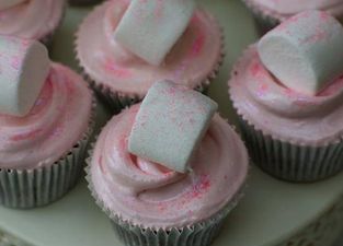 Sunday Sweet Treat: Chocolate and Marshmallow Cupcakes