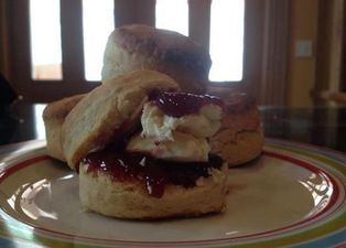 Sunday Sweet Treat: Scones With Jam and Cream