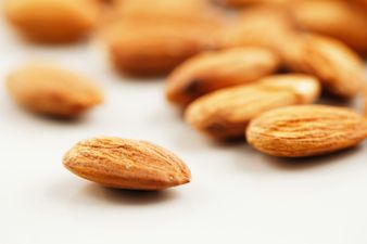 Almonds: This Week’s Detox Superfood To Add To Your Shopping List
