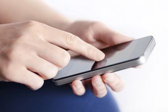 “I’m No Slave” – Waiter Sends Angry Text To Customer After She Left Without Tipping Him