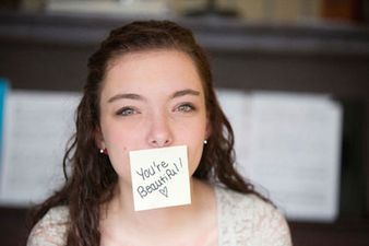 Student Responds To Bullies By Sticking Up Positive Message Post-Its – School Accuses Her Of Littering