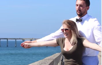 Fancy Being ‘Titanic’-ed? Man Creeps Out Dozens of Strangers