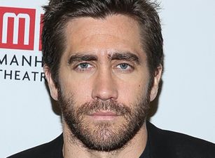 New Romance? Jake Gyllenhaal Spotted Kissing Actress At Golden Globes