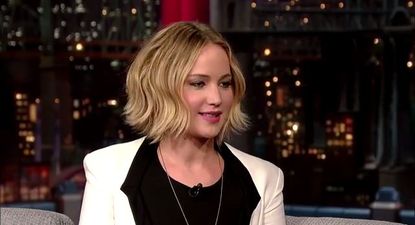 WATCH: Jennifer Lawrence Sings on David Letterman Show and It’s Brilliant!
