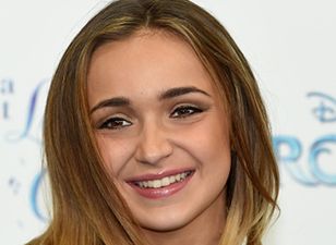 X Factor Star Lauren Platt Reportedly Dumped Because of “Friendship” with Fellow Contestant
