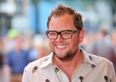 PICTURE: Alan Carr Impersonates TOWIE Star with Hilarious Selfie