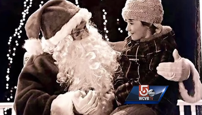 Real-Life Miracle On 34th Street: Signing Santa Makes Little Girl’s Christmas