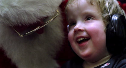 WATCH: Santa Paid A Visit To Temple Street Children’s Hospital And The Reaction Is Incredibly Heart-Warming