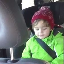 WATCH: Dublin Three-Year-Old Has Added Some Very… Interesting Words to ‘Jingle Bells’